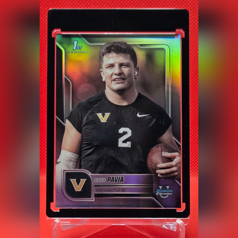 2025 Bowman Chrome University 1st : Refractor / Diego Pavia